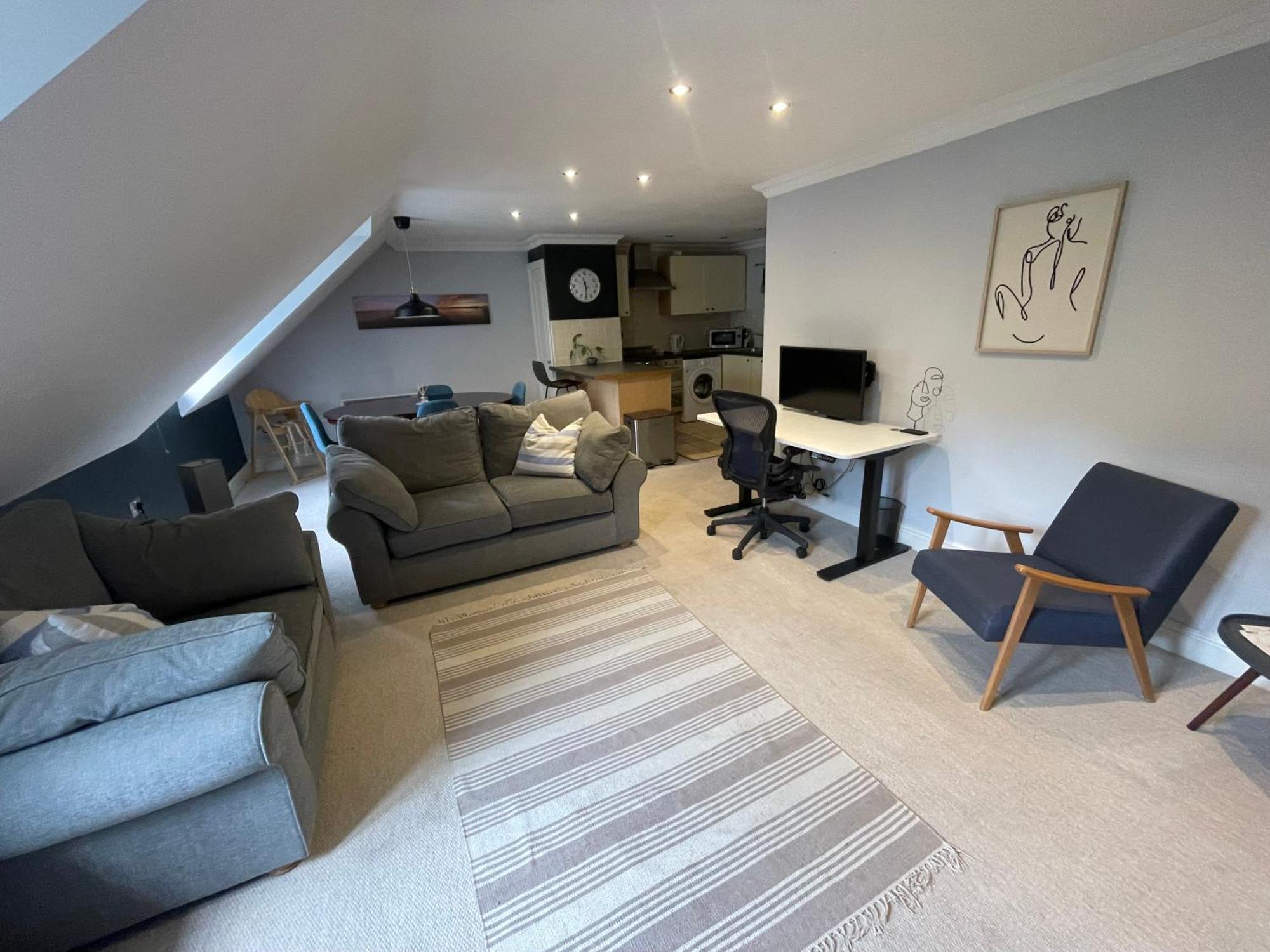 Modern Loft Retreat In The Heart Of Nailsworth Apartment Екстериор снимка